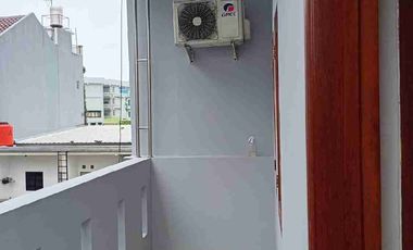 sewa rumah Pademangan 3 lantai 5 x 13 hanya 60juta/th loh