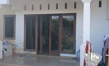 Dijual rumah minimalis 2 lantai full furnish area jalan siulan denpasar timur