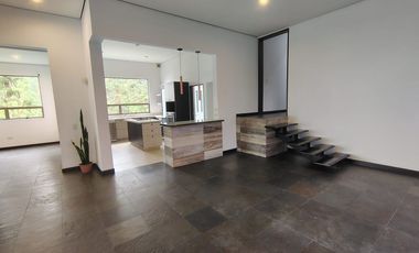 Casa en Arriendo en Alto de Palmas  De Envigado Antioquia