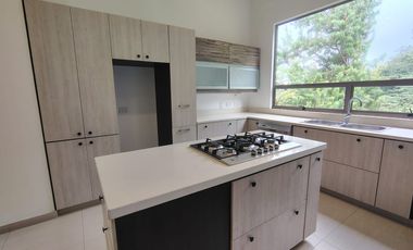 Casa en Arriendo en Alto de Palmas  De Envigado Antioquia