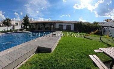 Casa de tres recámaras en venta en Zibatá, Querétaro