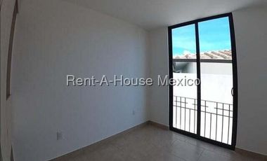 Casa de tres recámaras en venta en Zibatá, Querétaro