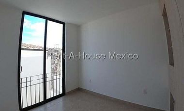 Casa de tres recámaras en venta en Zibatá, Querétaro