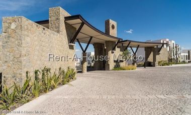 Casa de tres recámaras en venta en Zibatá, Querétaro