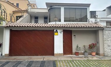 SE VENDE CASA DE DOS PISOS INDEPENDIZADAS EN SANTA PATRICIA  - 1ERA. ETAPA - LA MOLINA  -  VIVE E INVIERTE EN LA MOLINA