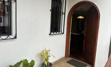 SE VENDE CASA DE DOS PISOS INDEPENDIZADAS EN SANTA PATRICIA  - 1ERA. ETAPA - LA MOLINA  -  VIVE E INVIERTE EN LA MOLINA