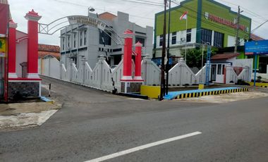 DIJUAL SEGERA : Dua Tanah Pekarangan utr BKK/Puskesmas Kedawung, Sragen