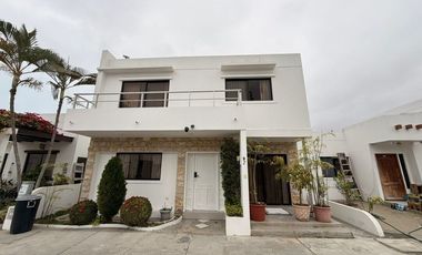 SALINAS CONJUNTO PRIVADO: CASA 4/5 CON PISCINA