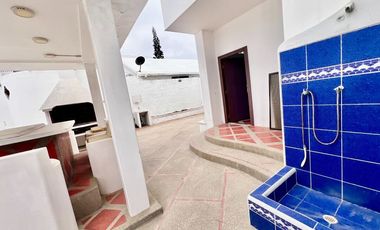 MILINA FRENTE AL MAR: CASA EN VENTA 5/5 CON PISCINA