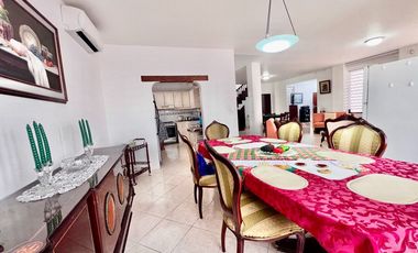 MILINA FRENTE AL MAR: CASA EN VENTA 5/5 CON PISCINA