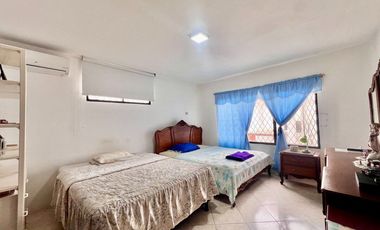 MILINA FRENTE AL MAR: CASA EN VENTA 5/5 CON PISCINA