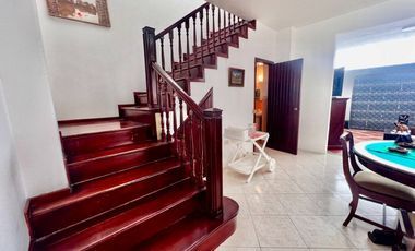 MILINA FRENTE AL MAR: CASA EN VENTA 5/5 CON PISCINA