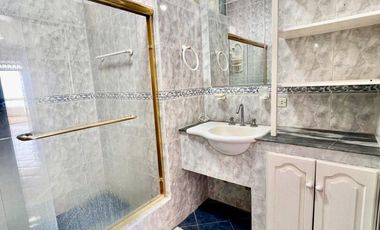 MILINA FRENTE AL MAR: CASA EN VENTA 5/5 CON PISCINA