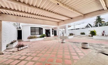 MILINA FRENTE AL MAR: CASA EN VENTA 5/5 CON PISCINA