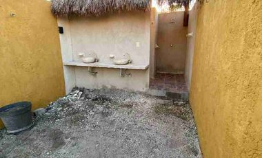 CASA PEQUEÑA EN PROGRESO CERCA DE LA PLAYA Y DEL MALECON