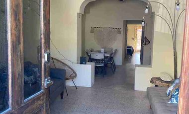 CASA PEQUEÑA EN PROGRESO CERCA DE LA PLAYA Y DEL MALECON