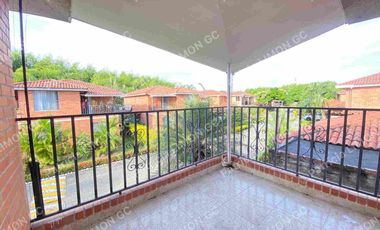 Se arrienda casa en la hacienda el castillo