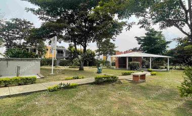 Se arrienda casa en la hacienda el castillo