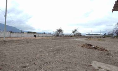 Terreno plano e independiente EN VENTA con Casa 1 planta. Tiobamba-Latacunga.