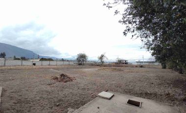 Terreno plano e independiente EN VENTA con Casa 1 planta. Tiobamba-Latacunga.