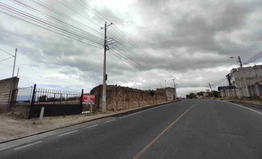 Terreno plano e independiente EN VENTA con Casa 1 planta. Tiobamba-Latacunga.