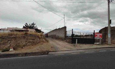 Terreno plano e independiente EN VENTA con Casa 1 planta. Tiobamba-Latacunga.