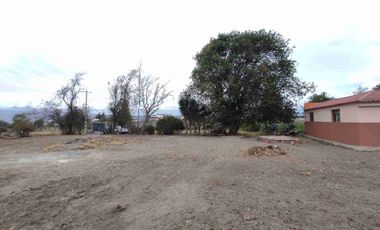 Terreno plano e independiente EN VENTA con Casa 1 planta. Tiobamba-Latacunga.