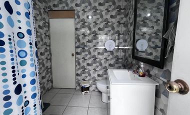 VENDO CASA EN ESQUINA-HIJOS DE VENTANILLA