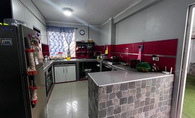 VENDO CASA EN ESQUINA-HIJOS DE VENTANILLA