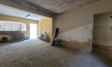 ¡VENTA CASA COMO TERRENO DE 216 M2 EN COMAS!