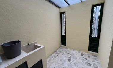 Se renta casa en Prados del Rosario, Azcapotzalco.