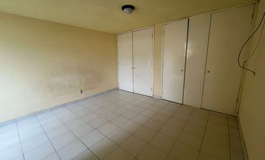 Se renta casa en Prados del Rosario, Azcapotzalco.