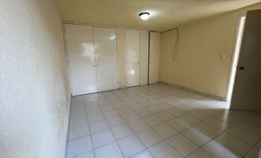 Se renta casa en Prados del Rosario, Azcapotzalco.