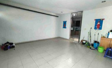 Disewakan Rumah Minimalis Modern Siap Huni 
Di Komplek Batununggal Indah Full furnished
Harga Sewaan Di Bawah Pasar