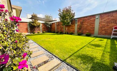 Venta de Residencia a 15 minutos de Galerias Metepec