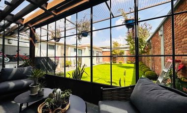 Venta de Residencia a 15 minutos de Galerias Metepec