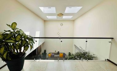 Venta de Residencia a 15 minutos de Galerias Metepec