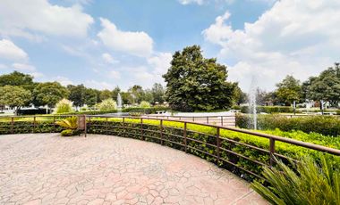 Venta de Residencia a 15 minutos de Galerias Metepec