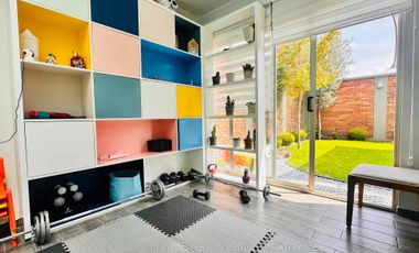 Venta de Residencia a 15 minutos de Galerias Metepec