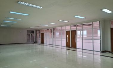 Gudang dan kantor 2 lantai siap huni di Kawasan Industri Pulogadung