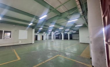 Gudang dan kantor 2 lantai siap huni di Kawasan Industri Pulogadung