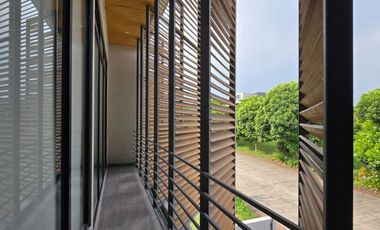 Rumah Baru Good View Bonus Furniture di Mainroad Setraduta