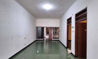 For Rent Business House Zero Highway, Surabaya City Center, Suitable for Office, Cafe, Supermarket in Ciliwung, Hr Muhammad, Mayjend, Darmo Surabaya