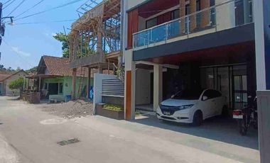 DIJUAL CEPAT RUMAH MEWAH TEPI JLN ASPAL DEKAT UGM KOLAM RENANG PRIBADI PALAGAN