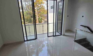 DIJUAL CEPAT RUMAH MEWAH TEPI JLN ASPAL DEKAT UGM KOLAM RENANG PRIBADI PALAGAN