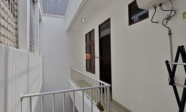Hunian Nyaman Sewa 2Lt, Semifurnish di Taman Permata Indah Dengan Row Jalan Lebar, Jogging Track, Tempat Ibadah Dekat Mall Daan Mogot, Taman Palem