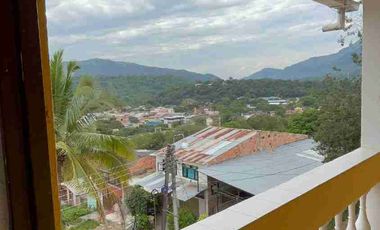 🏡 Casa hemosa🔥 “Increíble Oportunidad en Apulo “Edificación de 3 Niveles en Sector Turístico de Apulo: Frente a Futuro Parque Municipal”