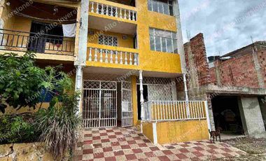 🏡 Casa hemosa💯
🔥 “Increíble Oportunidad en Apulo: 3 Pisos, 4 Apartamentos y Local Comercial en Zona Turística”

🏡 “Edificación de 3 Niveles en Sector Turístico de Apulo: Frente a Futuro Parque Municipal”