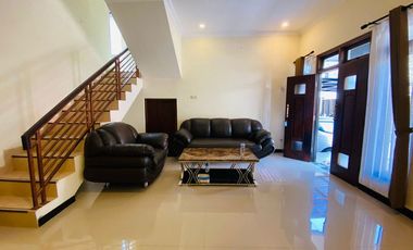 Rumah 6 Kamar Tidur Dalam Perum Cokro Regency