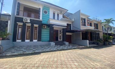 Rumah 6 Kamar Tidur Dalam Perum Cokro Regency